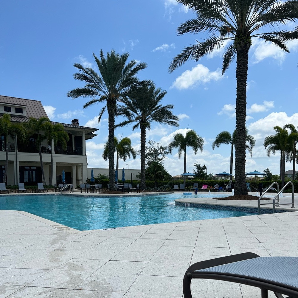 Meet your Posher, Cara